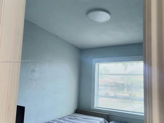 9860 SW 48th St, Miami FL 33165