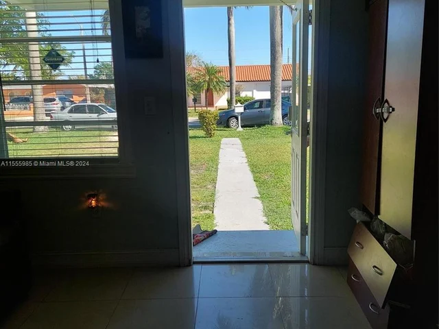 9860 SW 48th St, Miami FL 33165