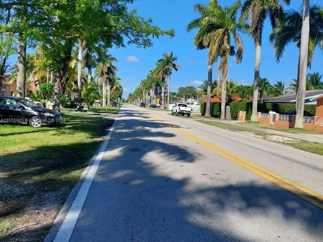 9860 SW 48th St, Miami FL 33165