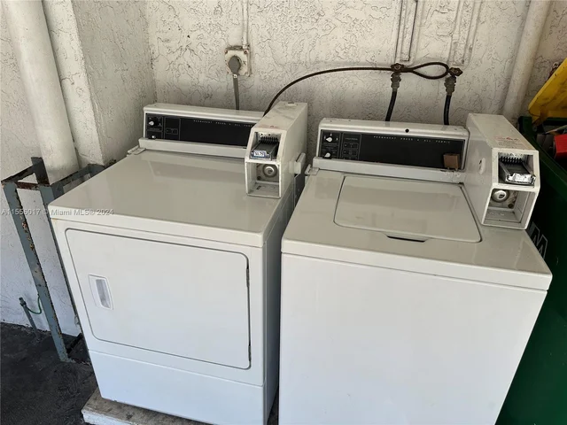 990 Biarritz Dr # 502, Miami Beach FL 33141