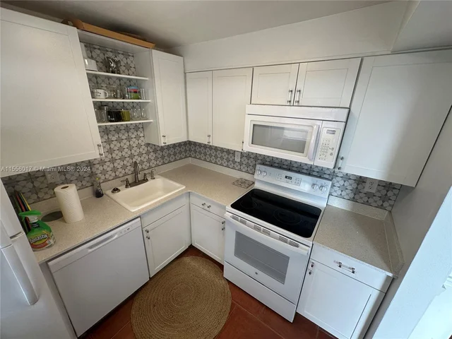 990 Biarritz Dr # 502, Miami Beach FL 33141