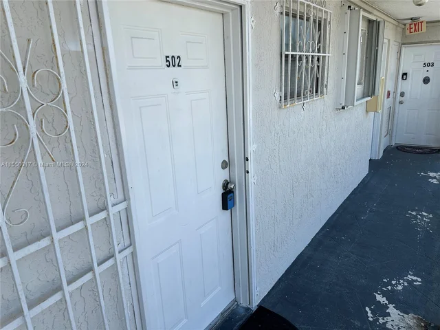 990 Biarritz Dr # 502, Miami Beach FL 33141