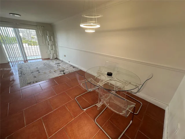 990 Biarritz Dr # 502, Miami Beach FL 33141