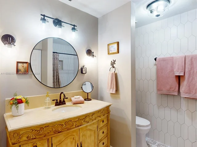 11170 SW 11th Pl, Davie FL 33324