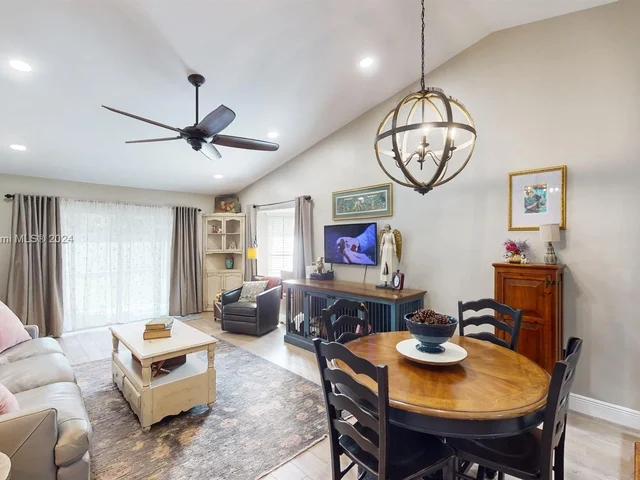 11170 SW 11th Pl, Davie FL 33324