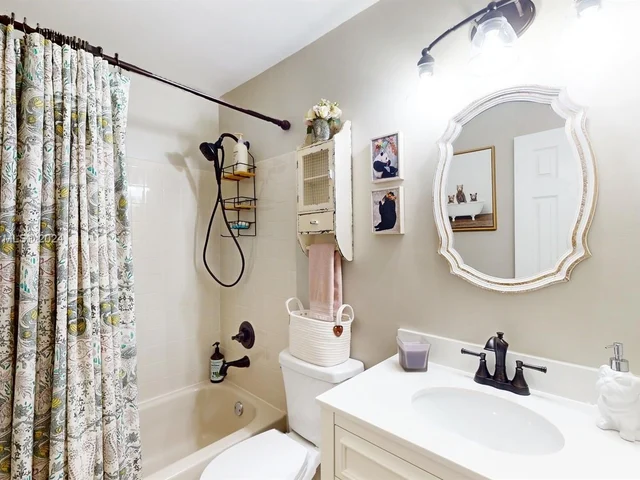 11170 SW 11th Pl, Davie FL 33324