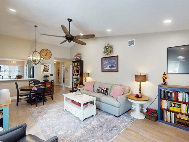 11170 SW 11th Pl, Davie FL 33324