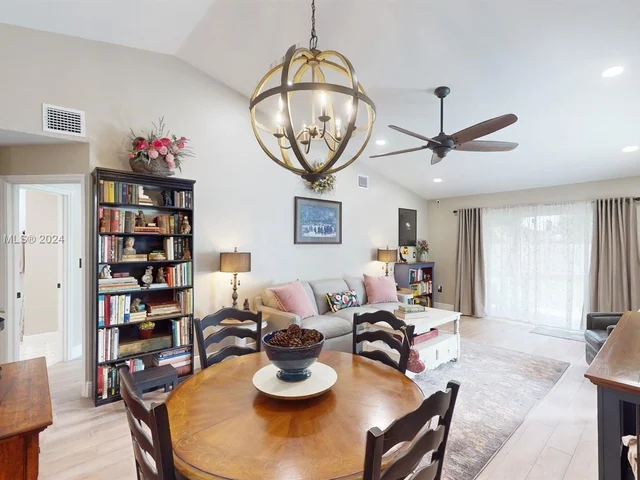 11170 SW 11th Pl, Davie FL 33324