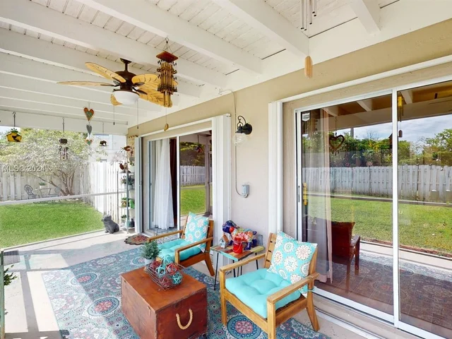 11170 SW 11th Pl, Davie FL 33324