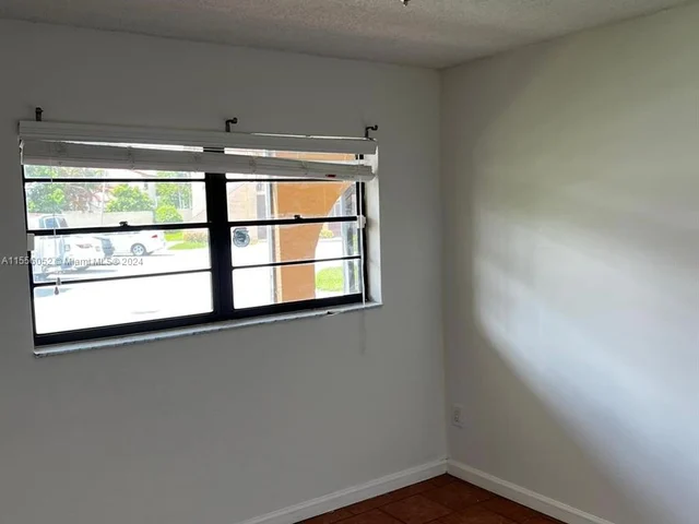 18240 Mediterranean Blvd # 11, Hialeah FL 33015