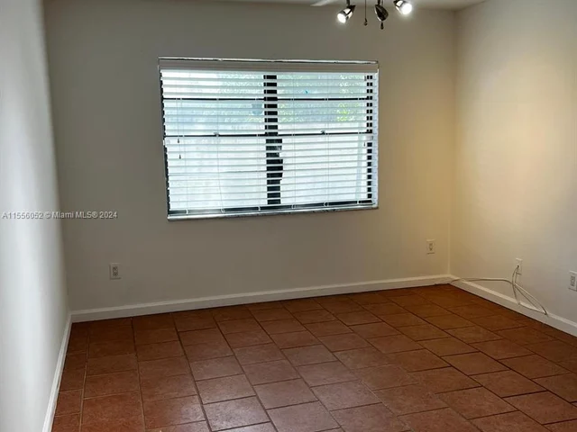 18240 Mediterranean Blvd # 11, Hialeah FL 33015