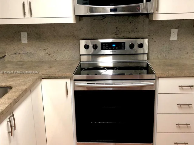 18240 Mediterranean Blvd # 11, Hialeah FL 33015