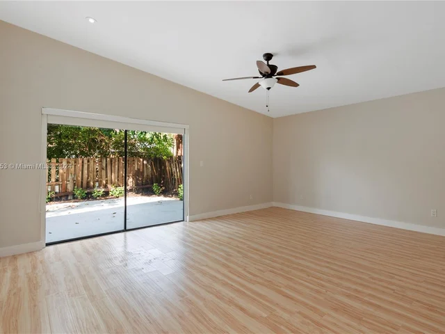 500 NE 195th St, Miami FL 33179