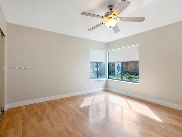 500 NE 195th St, Miami FL 33179