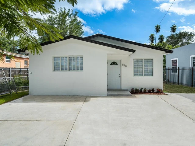 810 NW 117th St, Miami FL 33168