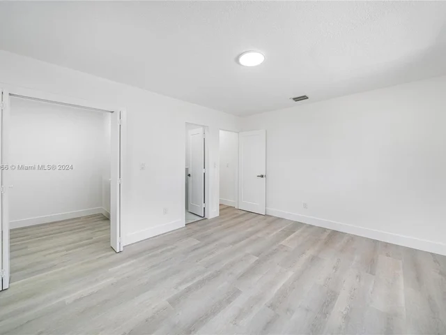 810 NW 117th St, Miami FL 33168