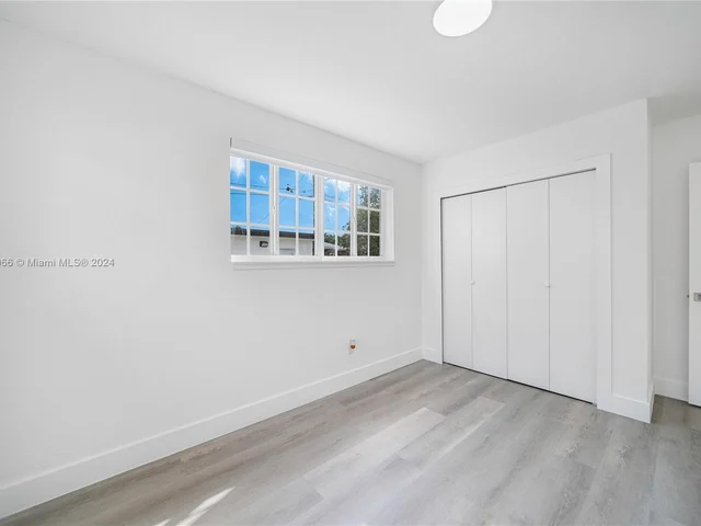 810 NW 117th St, Miami FL 33168