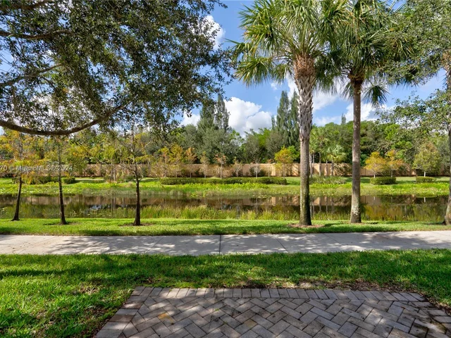 5919 Monterra Club Dr, Lake Worth FL 33463