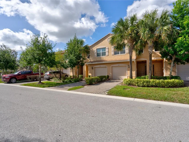 5919 Monterra Club Dr, Lake Worth FL 33463