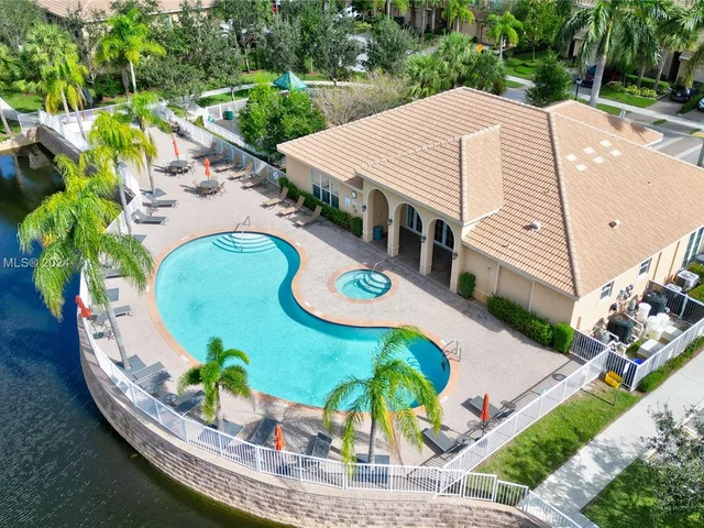 5919 Monterra Club Dr, Lake Worth FL 33463