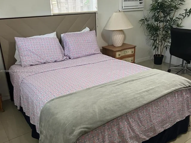 1134 NE 1st Ave # 2, Fort Lauderdale FL 33304