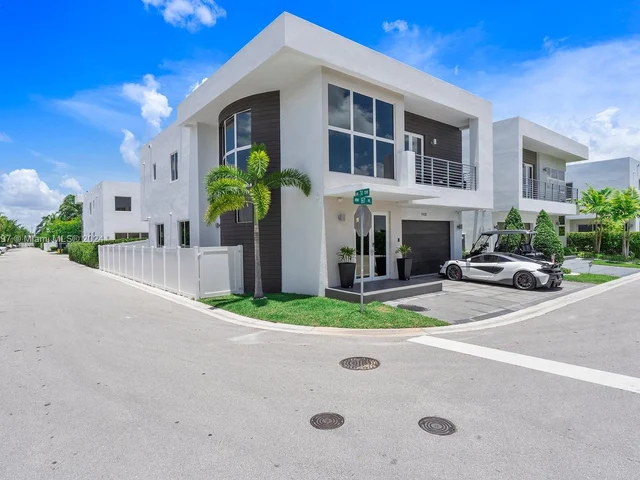 7430 NW 97th Pl # 0, Doral FL 33178