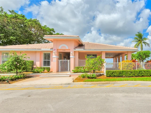 6277 Duval Dr, Margate FL 33063