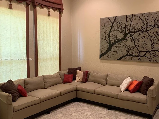 4723 SW 195th Way, Miramar FL 33029