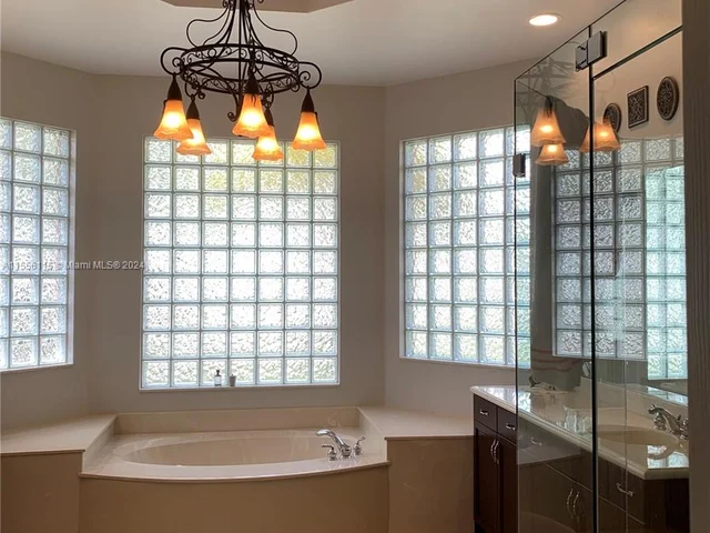 4723 SW 195th Way, Miramar FL 33029