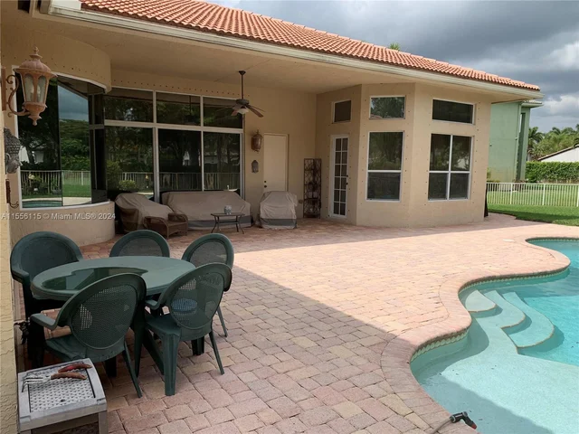4723 SW 195th Way, Miramar FL 33029
