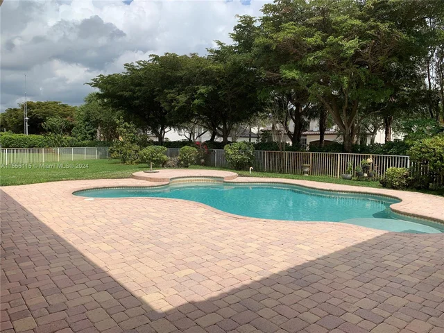 4723 SW 195th Way, Miramar FL 33029