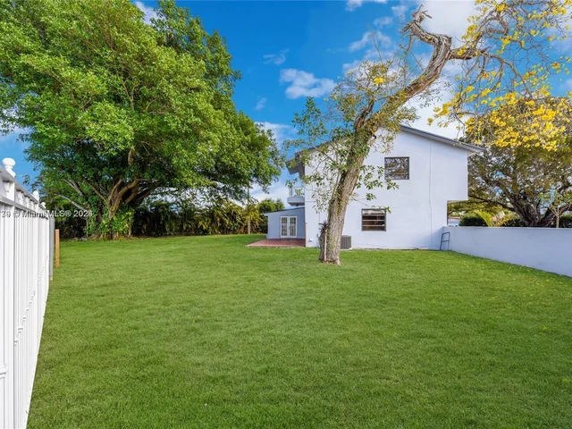 9005 SW 56th St # 0, Miami FL 33165