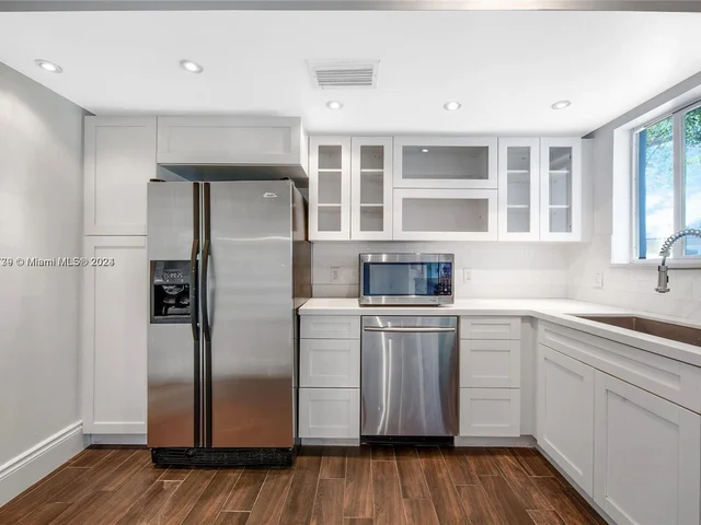 9005 SW 56th St # 0, Miami FL 33165