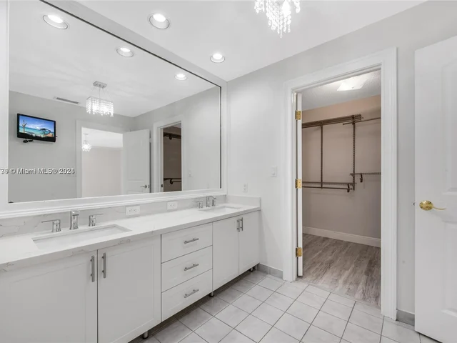 9005 SW 56th St # 0, Miami FL 33165