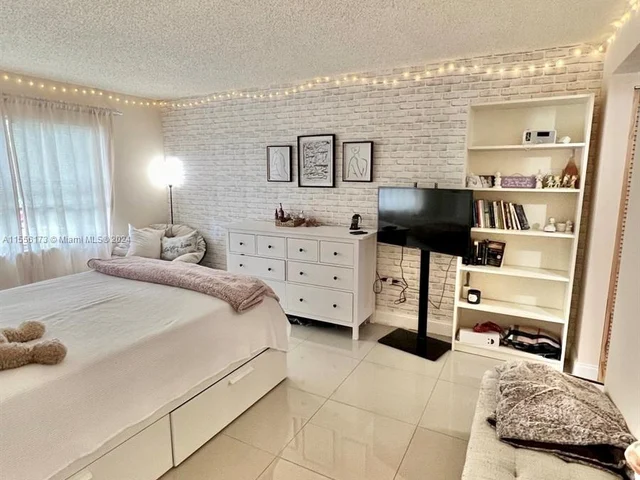 4205 N University Dr # 210, Sunrise FL 33351