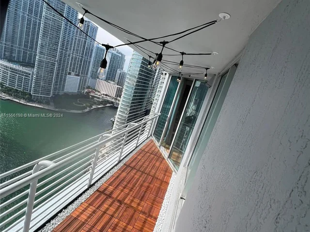 325 S Biscayne Blvd # 3017, Miami FL 33131