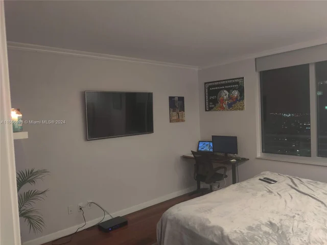 325 S Biscayne Blvd # 3017, Miami FL 33131