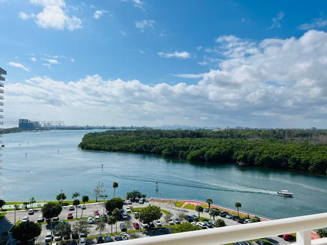 400 Kings Point Dr # 1504, Sunny Isles Beach FL 33160