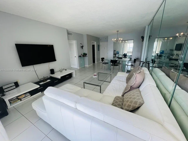 400 Kings Point Dr # 1504, Sunny Isles Beach FL 33160