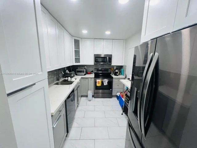 400 Kings Point Dr # 1504, Sunny Isles Beach FL 33160