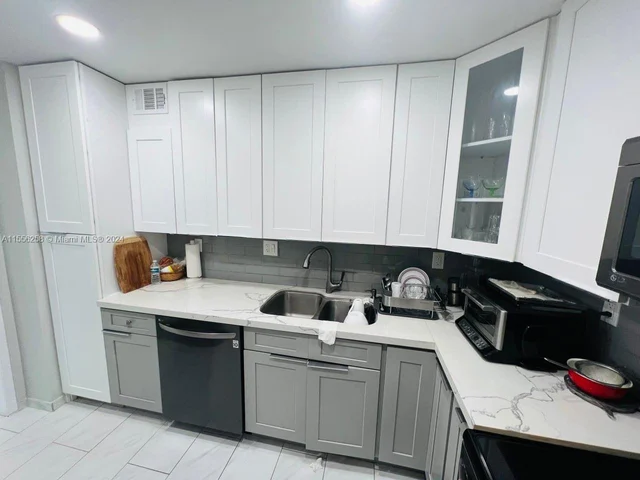 400 Kings Point Dr # 1504, Sunny Isles Beach FL 33160