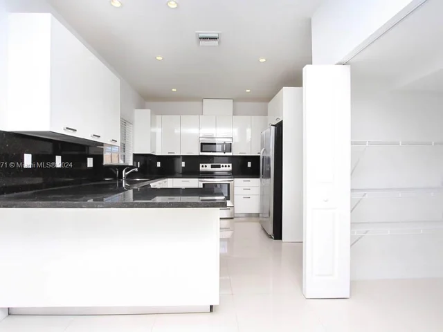 15545 SW 12th Ter, Miami FL 33194