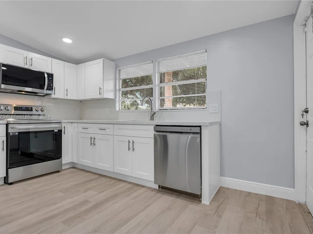 145 SW 13th Ave # 145, Delray Beach FL 33444