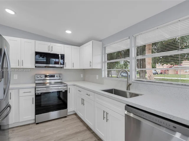 145 SW 13th Ave # 145, Delray Beach FL 33444