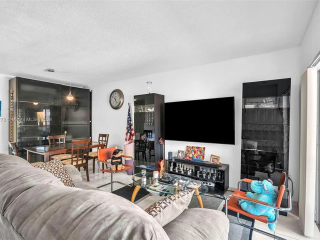 1126 NW 125th Path # 203, Miami FL 33182