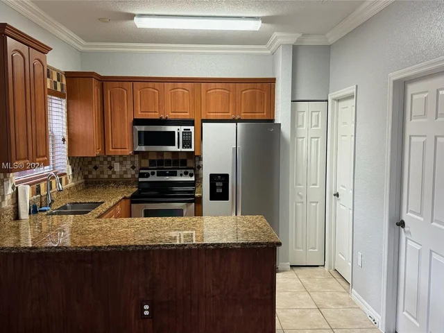 5060 SW 136th Ave, Miramar FL 33027