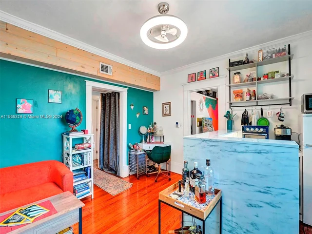 18 NE 42nd St, Miami FL 33137