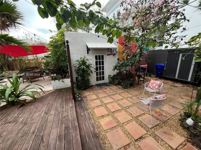 18 NE 42nd St, Miami FL 33137