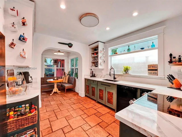 18 NE 42nd St, Miami FL 33137