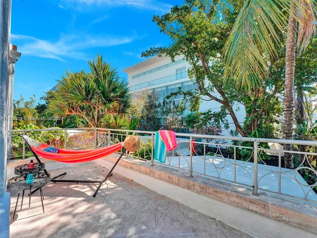 18 NE 42nd St, Miami FL 33137